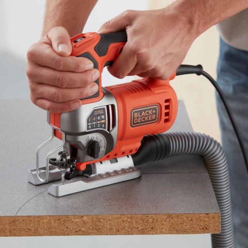 Fierastrau pendular Black&Decker, BES610K, 650W - Fierastraie pendulare/sabie si circulare - Simple Tools