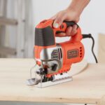Fierastrau pendular Black&Decker, BES610K, 650W - Fierastraie pendulare/sabie si circulare - Simple Tools
