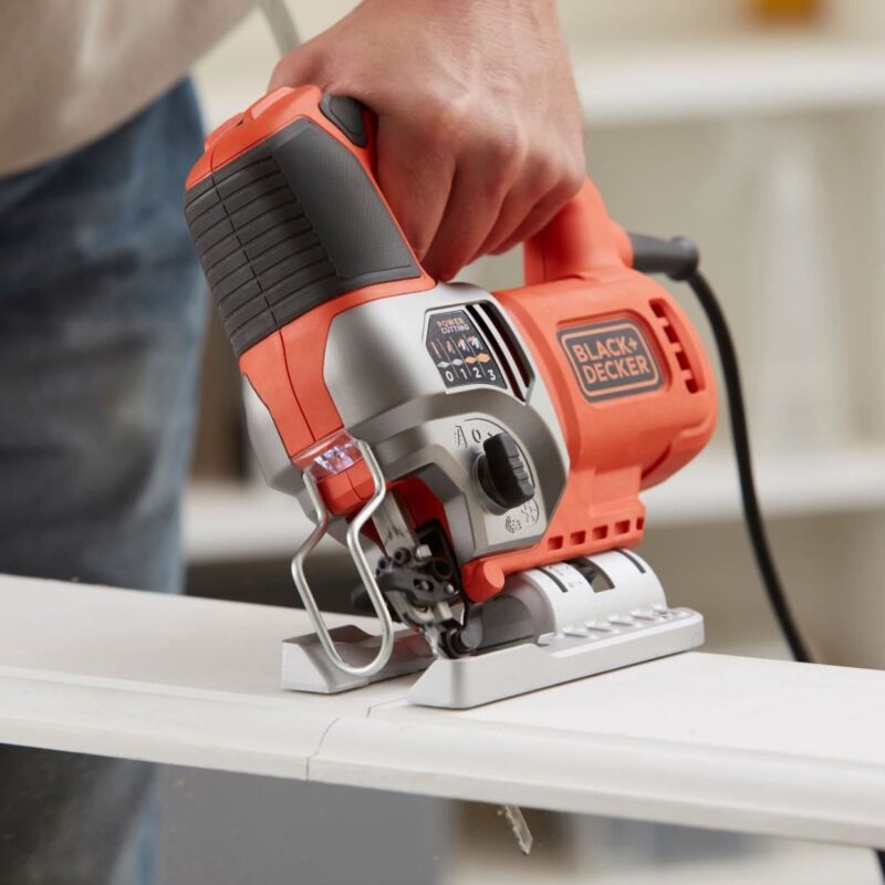 Fierastrau pendular Black&Decker, BES610K, 650W - Fierastraie pendulare/sabie si circulare - Simple Tools