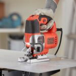 Fierastrau pendular Black&Decker, BES610K, 650W - Fierastraie pendulare/sabie si circulare - Simple Tools