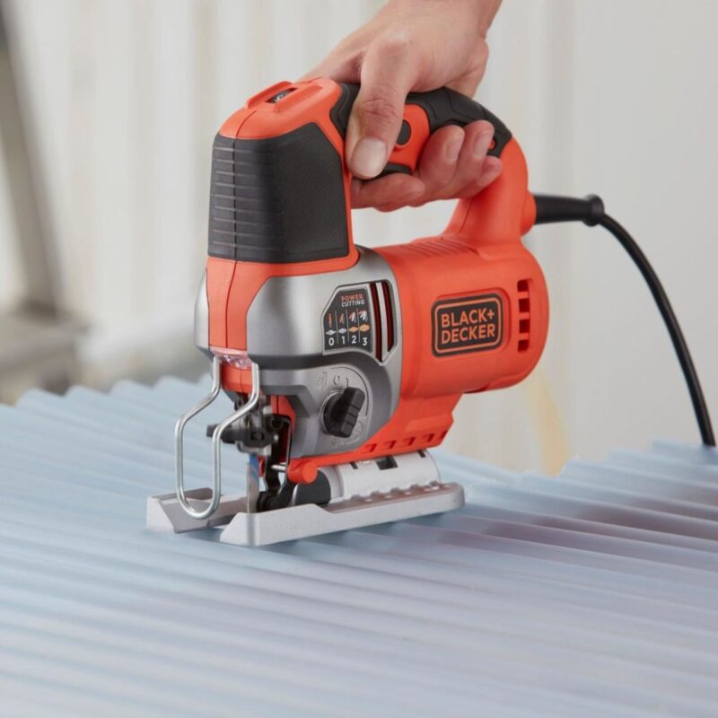 Fierastrau pendular Black&Decker, BES610K, 650W - Fierastraie pendulare/sabie si circulare - Simple Tools