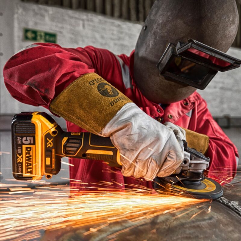 Polizor unghiular DeWalt, DCG405P2, 125 mm, 2 acumulatori XR Li-Ion 18 V 5.0 Ah - Polizoare unghiulare si de banc - Simple Tools