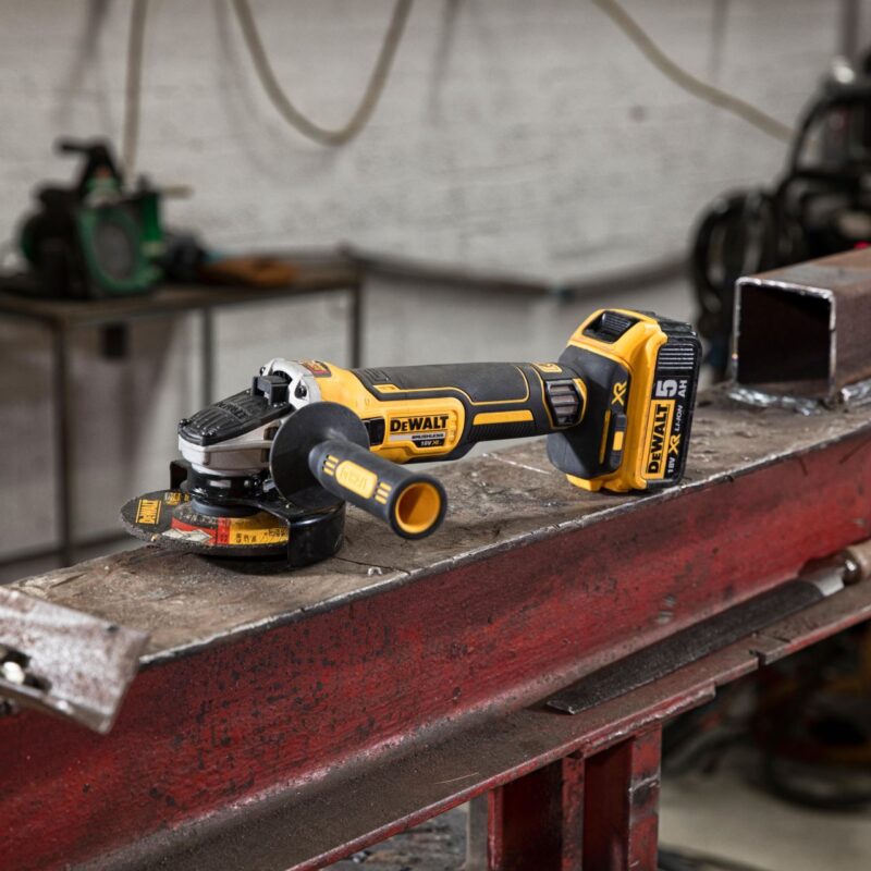 Polizor unghiular DeWalt, DCG405P2, 125 mm, 2 acumulatori XR Li-Ion 18 V 5.0 Ah - Polizoare unghiulare si de banc - Simple Tools