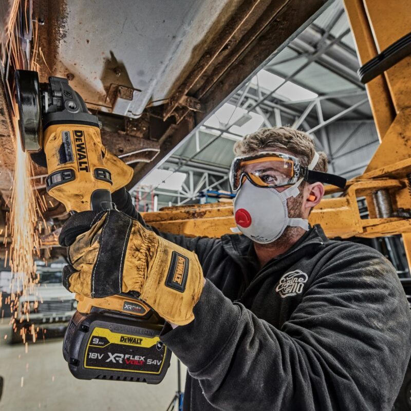 Polizor unghiular DeWalt, DCG418N, 125 mm, XR Flexvolt 54 V (acumulatorul nu este inclus), motor fara perii - Polizoare unghiulare si de banc - Simple Tools