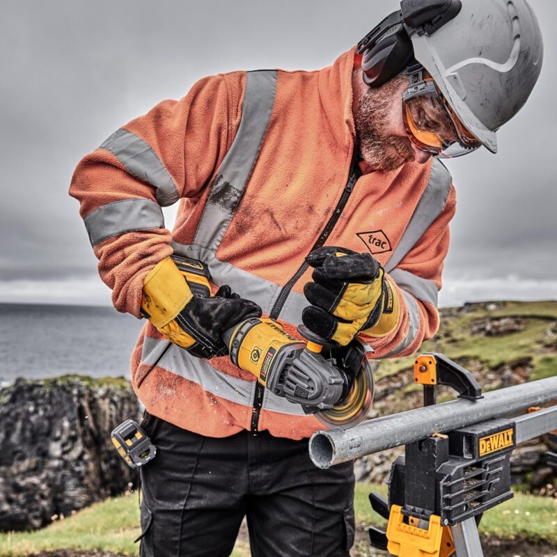 Polizor unghiular DeWalt, DCG418N, 125 mm, XR Flexvolt 54 V (acumulatorul nu este inclus), motor fara perii - Polizoare unghiulare si de banc - Simple Tools