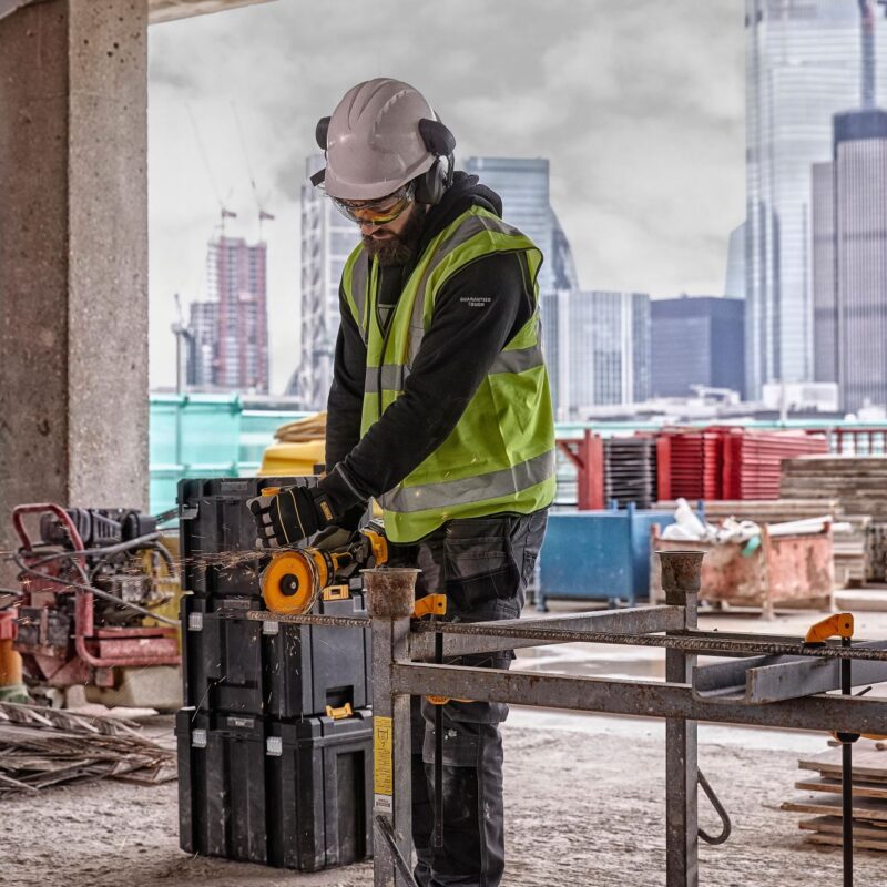 Polizor unghiular DeWalt, DCG418N, 125 mm, XR Flexvolt 54 V (acumulatorul nu este inclus), motor fara perii - Polizoare unghiulare si de banc - Simple Tools