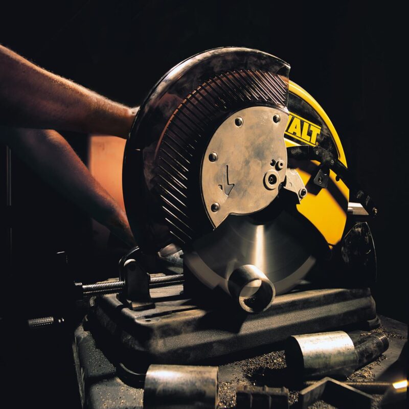 Debitator stationar cu disc placat cu carbura de wolfram DeWalt, DW872, 355 mm, 2200W - Polizoare unghiulare si de banc - Simple Tools