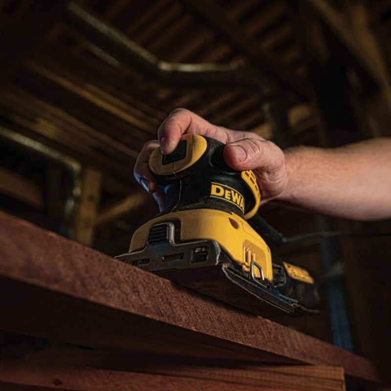 Slefuitor orbital cu talpa dreptunghiulara DeWalt, DWE6411, 140 x 115 mm - Scule electrice - Simple Tools