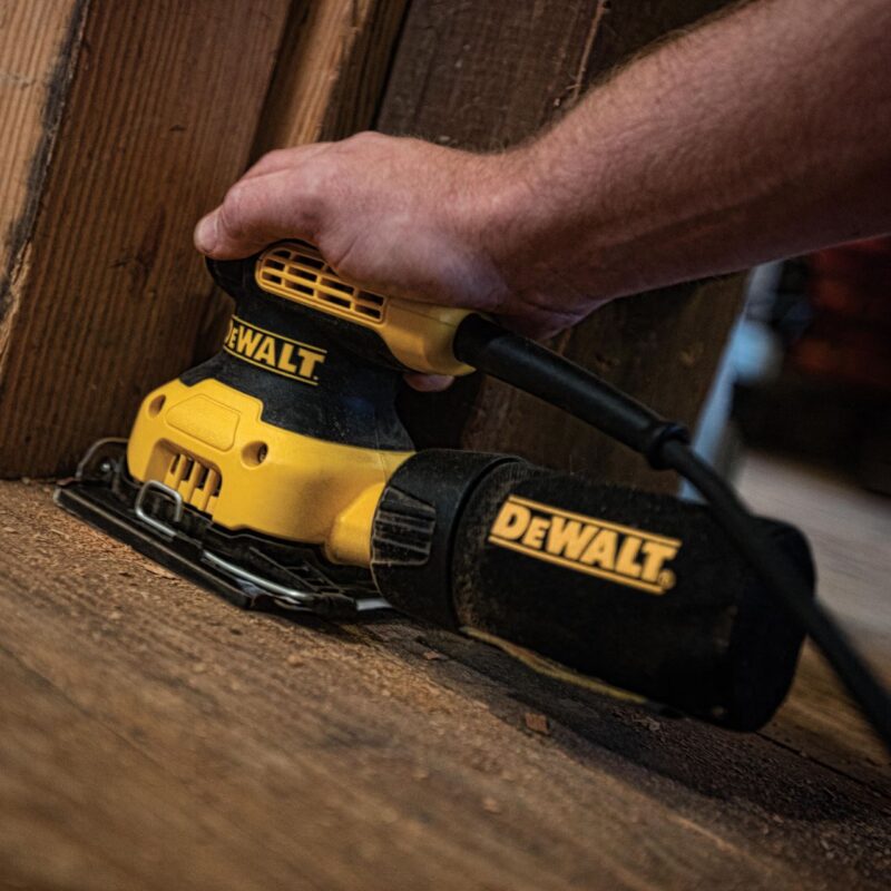 Slefuitor orbital cu talpa dreptunghiulara DeWalt, DWE6411, 140 x 115 mm - Scule electrice - Simple Tools