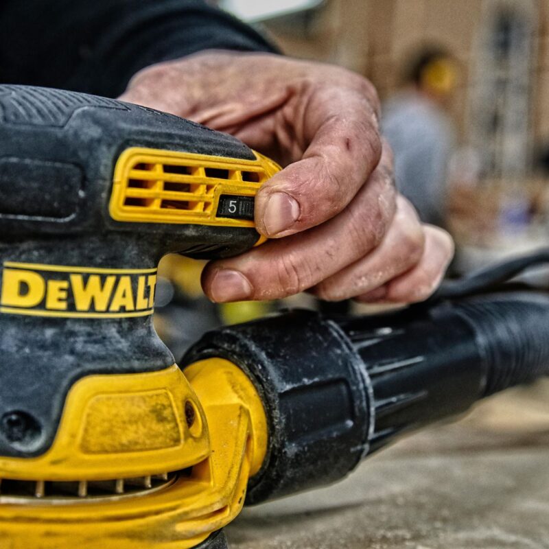 Slefuitor orbital cu excentric DeWalt, DWE6423, 125 mm - Scule electrice - Simple Tools