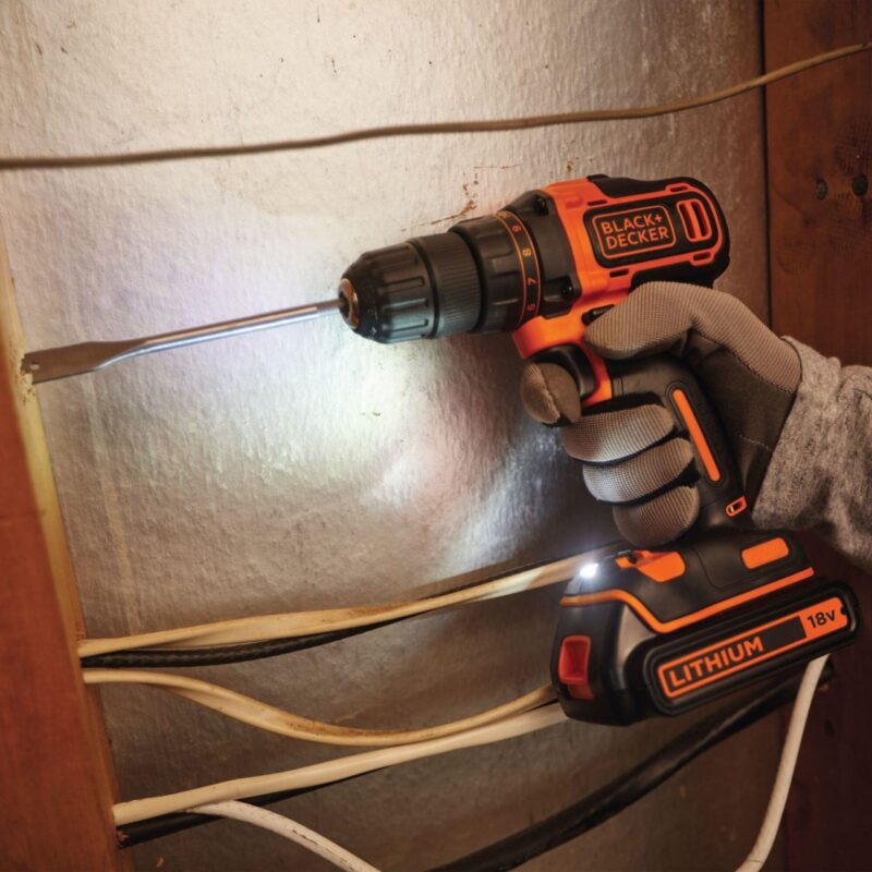 Masina de gaurit si insurubat Black&Decker, BDCDD186KB, 2 acumulatori LI-ION 1.5Ah 18V, cutie pentru transport - Masini de gaurit si insurubat cu acumulator - Simple Tools