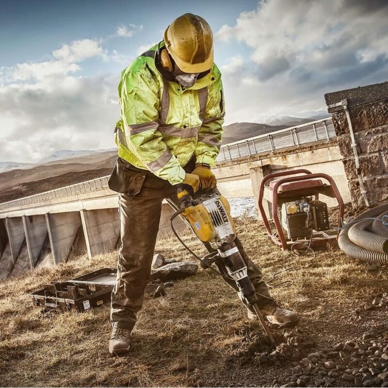 Ciocan demolator DeWalt, D25902K, SDS - Max, 10.9 kg, 1550 W - Ciocane rotopercutoare si demolatoare - Simple Tools