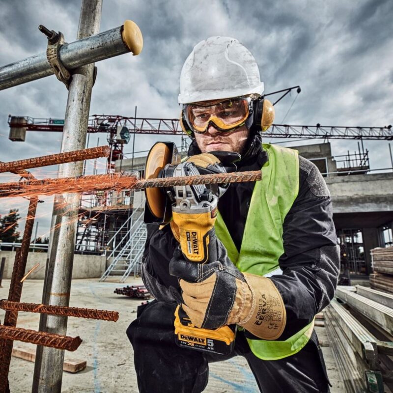 Polizor unghiular DeWalt, DCG406N, 125 mm, acumulator XR Li-Ion sau Flexvolt 18 V (acumulatorul nu este inclus), motor fara perii - Polizoare unghiulare si de banc - Simple Tools