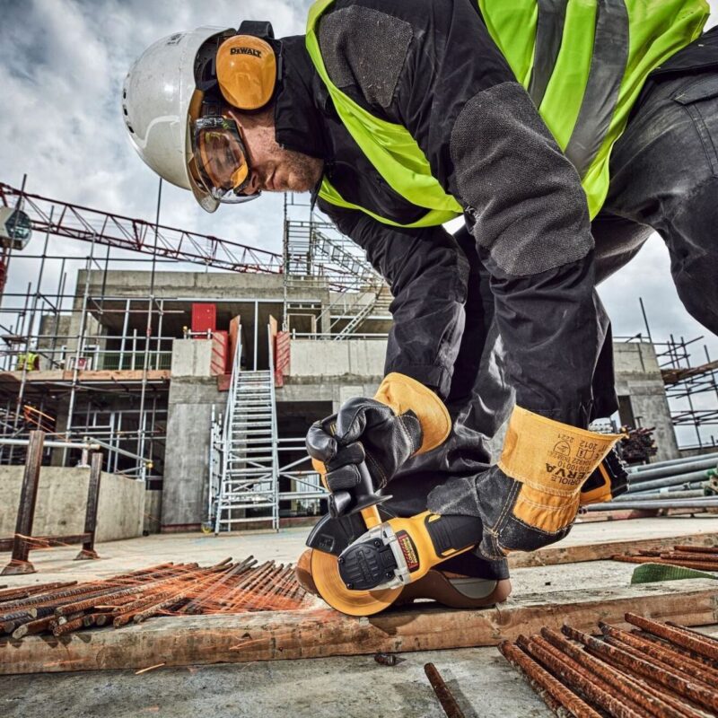 Polizor unghiular DeWalt, DCG406N, 125 mm, acumulator XR Li-Ion sau Flexvolt 18 V (acumulatorul nu este inclus), motor fara perii - Polizoare unghiulare si de banc - Simple Tools