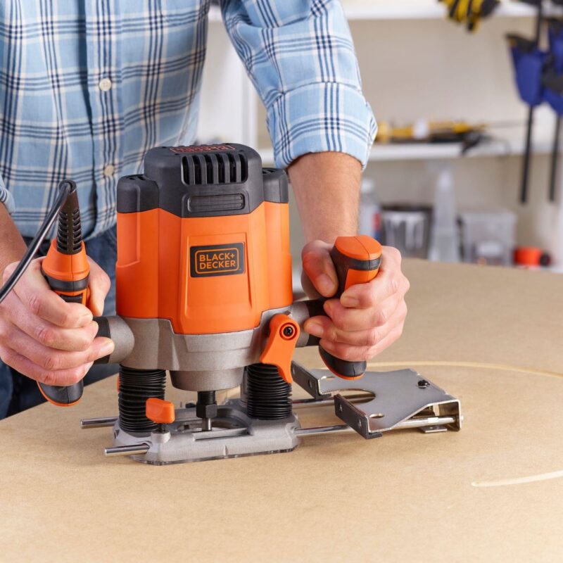 Masina de frezat Black&Decker, KW1200E, 1200 W, 6.35 mm, 8 accesorii, viteza variabila - Scule electrice - Simple Tools