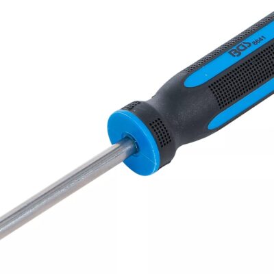 Dispozitiv pentru montat cabluri prin diferite materiale
